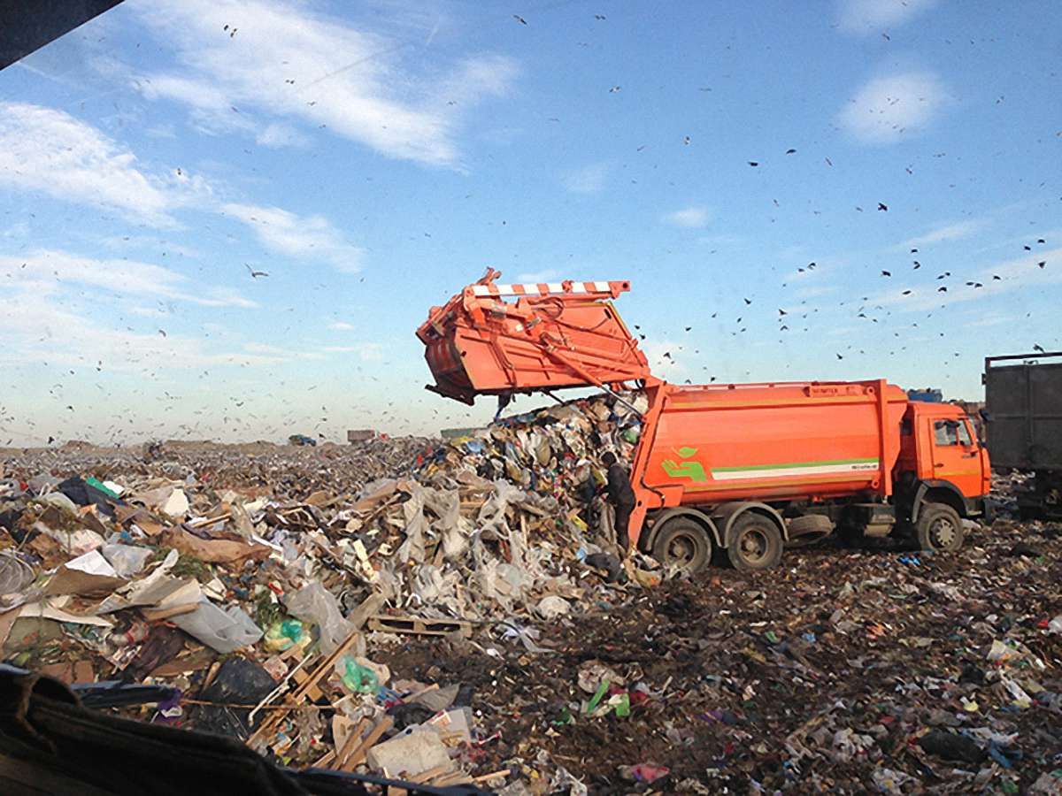 Львівська облрада закликала мешканців області не бойкотувати вивіз сміття зі Львова