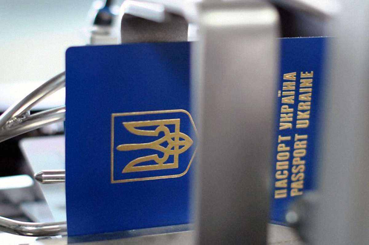 За кордоном перебуває 5 млн українців, – МЗС