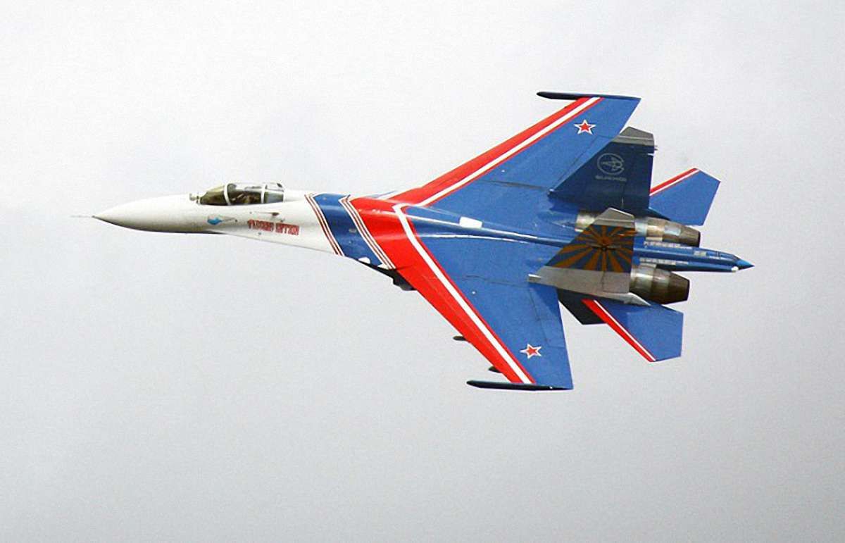 Під Москвою розбився російський винищувач Су-27