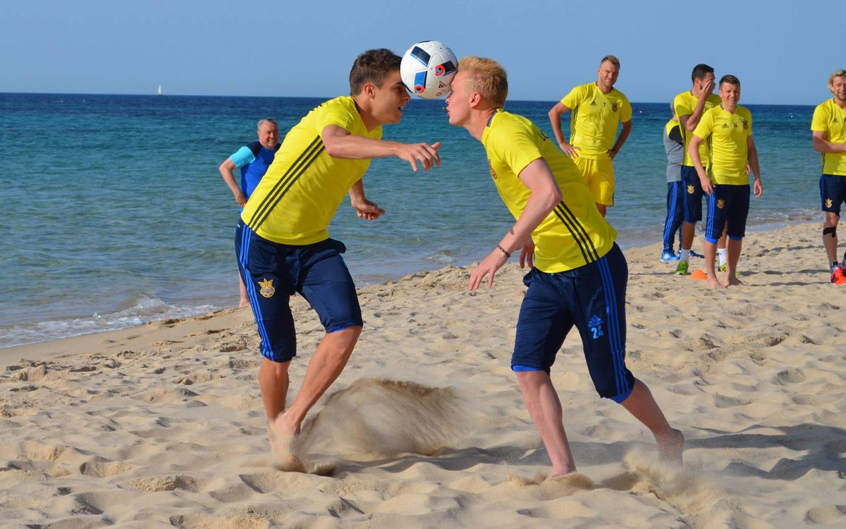 «Не футболісти, а фотомоделі»