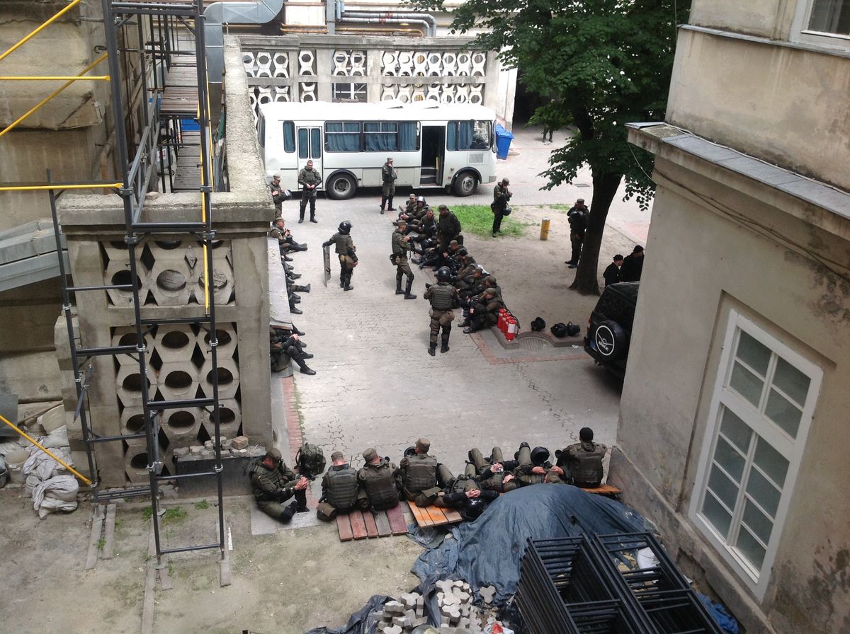 Нацгвардію для охорони Львівської міськради відправили силовики