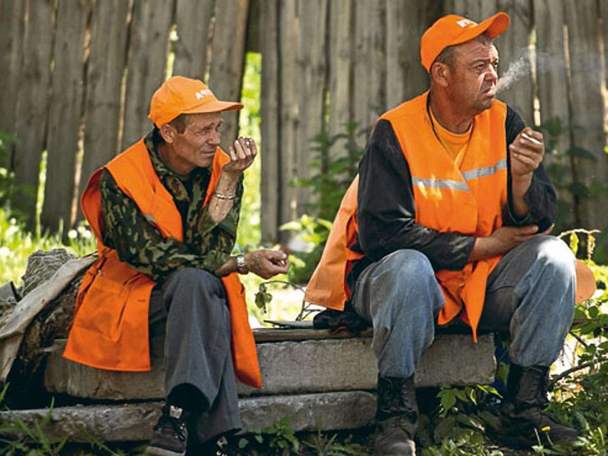 ЖЕКам дозволили обслуговувати багатоквартирні будинки до обрання управителя