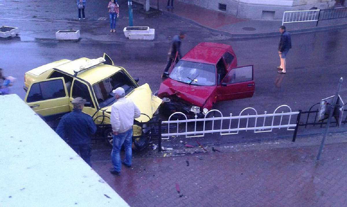У ДТП в Городку постраждали троє людей, дворічна дитина в реанімації