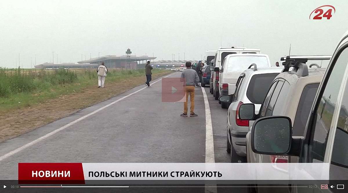 На кордоні з Польщею у Львівській області сотні автомобілів стоять у чергах