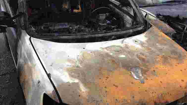 У Житомирі невідомі підпалили автомобілі двох прикордонників