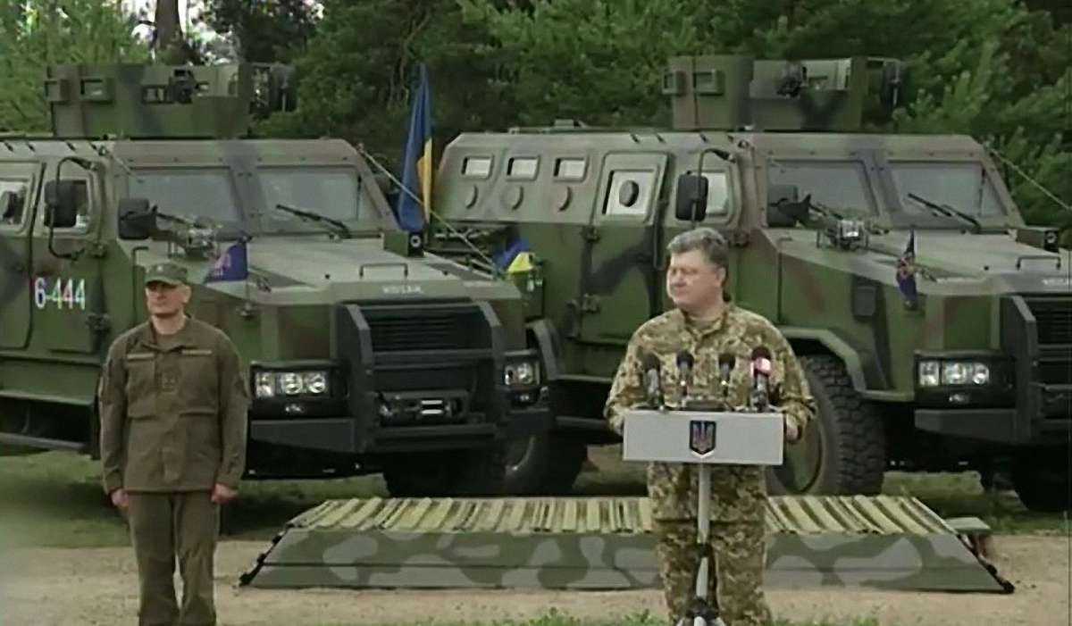 Силові структури  запобігли 300 терактам в Україні - Порошенко 