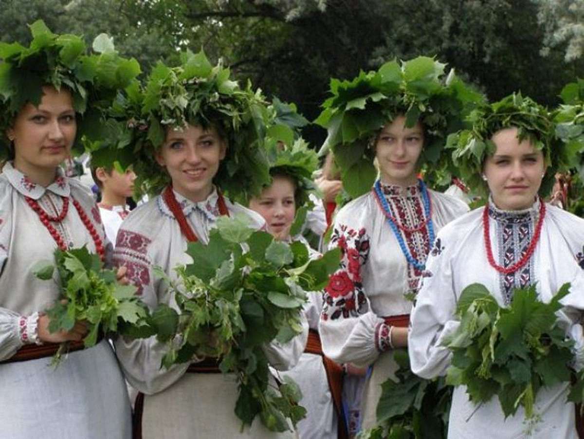 Сьогодні Зелені свята - День народження християнської Церкви