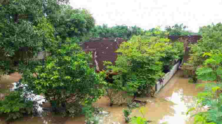 Внаслідок повені в Індонезії загинули понад 20 людей