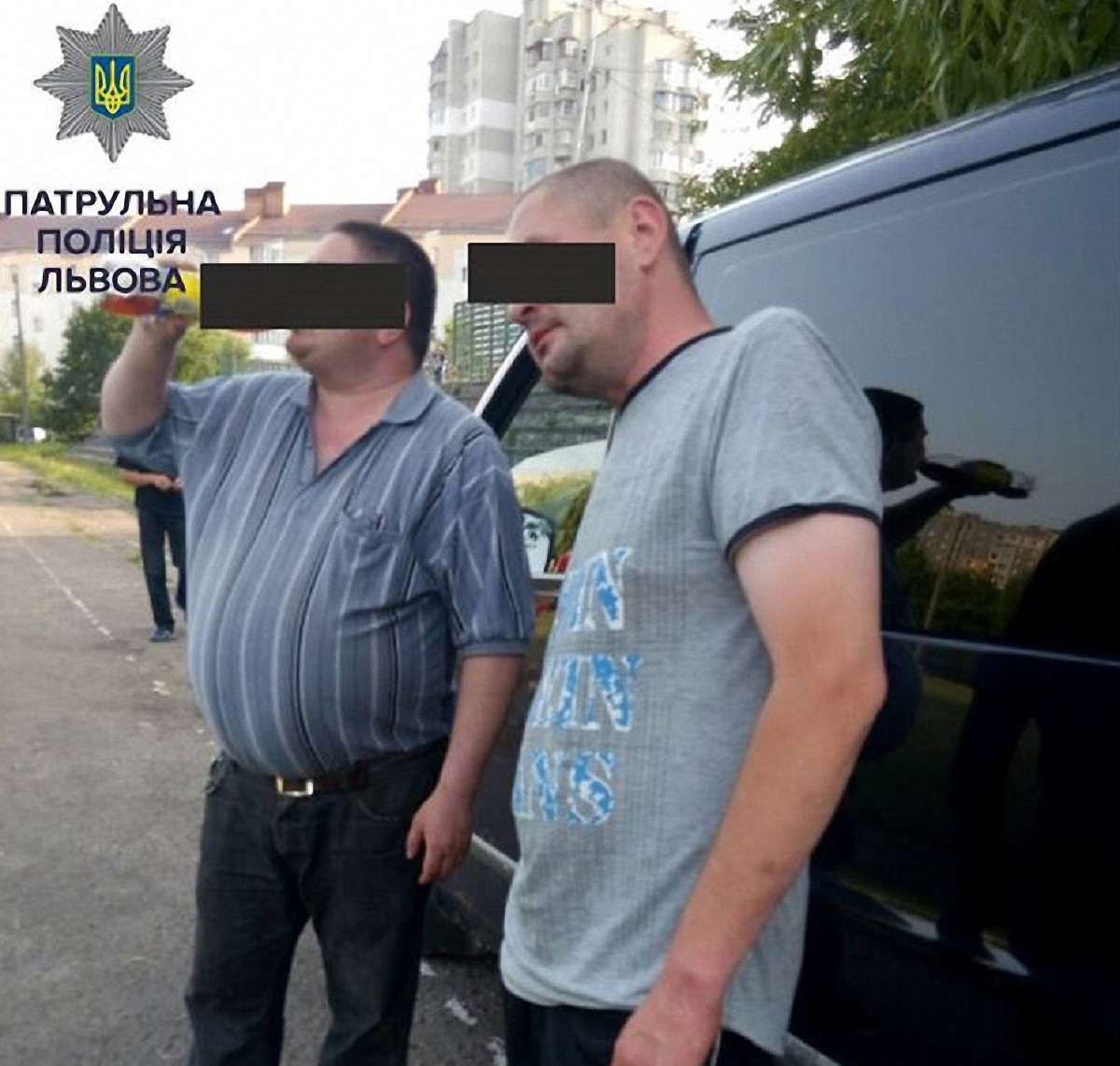 На Сихові п’яний водій без прав заїхав на футбольне поле, де грали діти