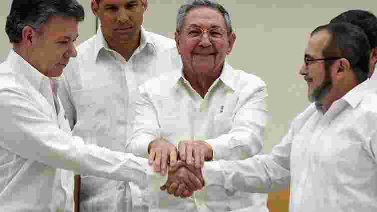 Уряд Колумбії та повстанці лівого руху ФАРК підписали історичну угоду про припинення вогню