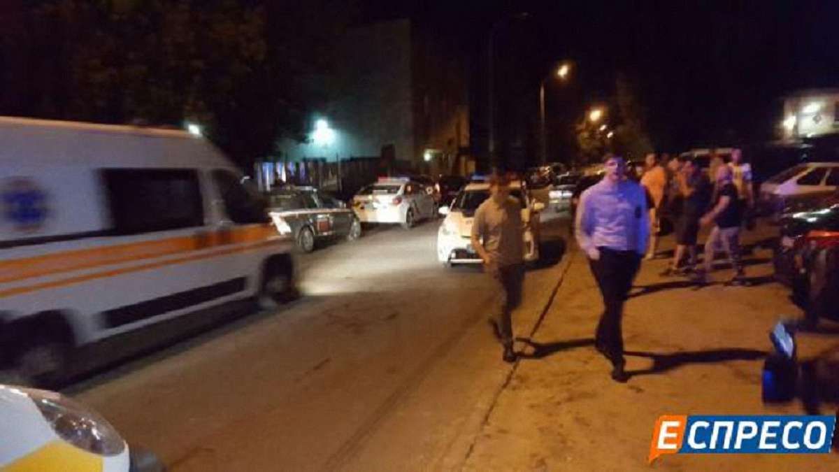 У Києві на підприємстві сталася стрілянина: троє травмованих