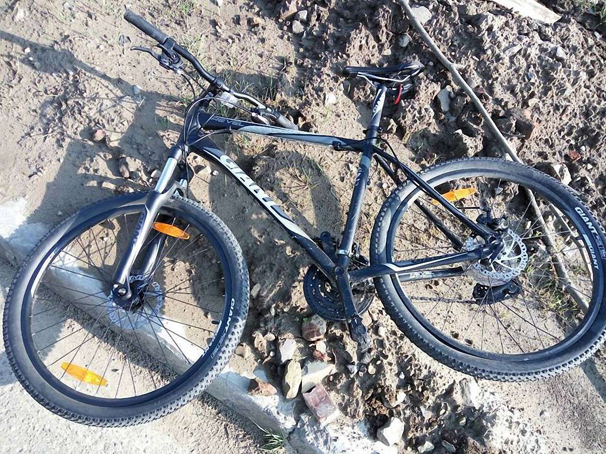 У Львові жінка за кермом збила велосипедиста