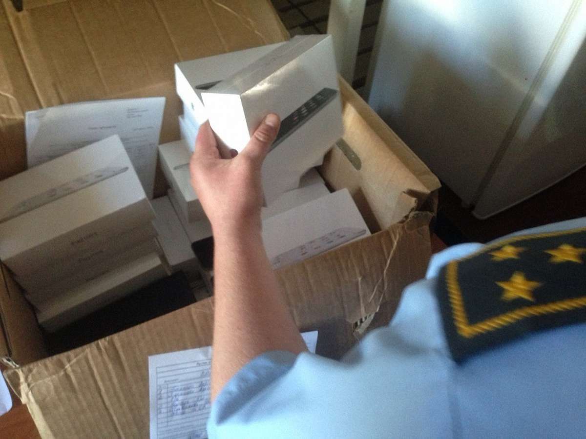 Через Шегині намагалися незаконно перевезти планшети, телефони та ноутбуки