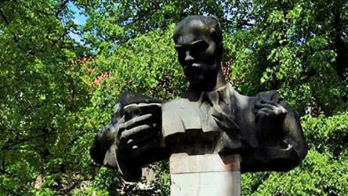 Пам’ятник Тудору планують перенести в Олеський замок 