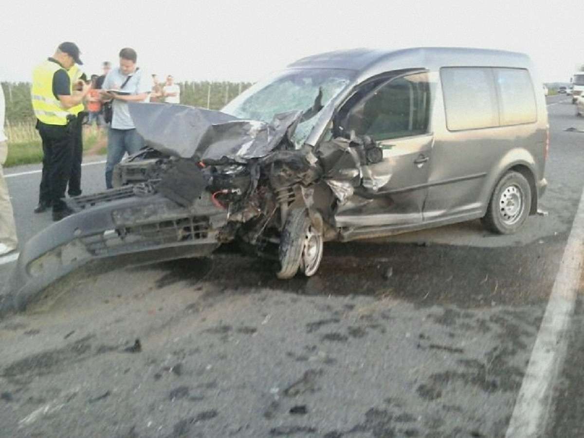 В ДТП у Городку загинув водій легковика, ще троє людей травмувалися