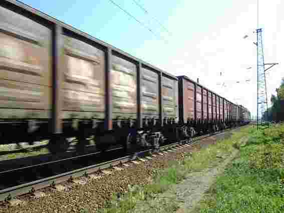 «Укрзалізниця» поновила вантажні перевезення через лінію розмежування на Донбасі