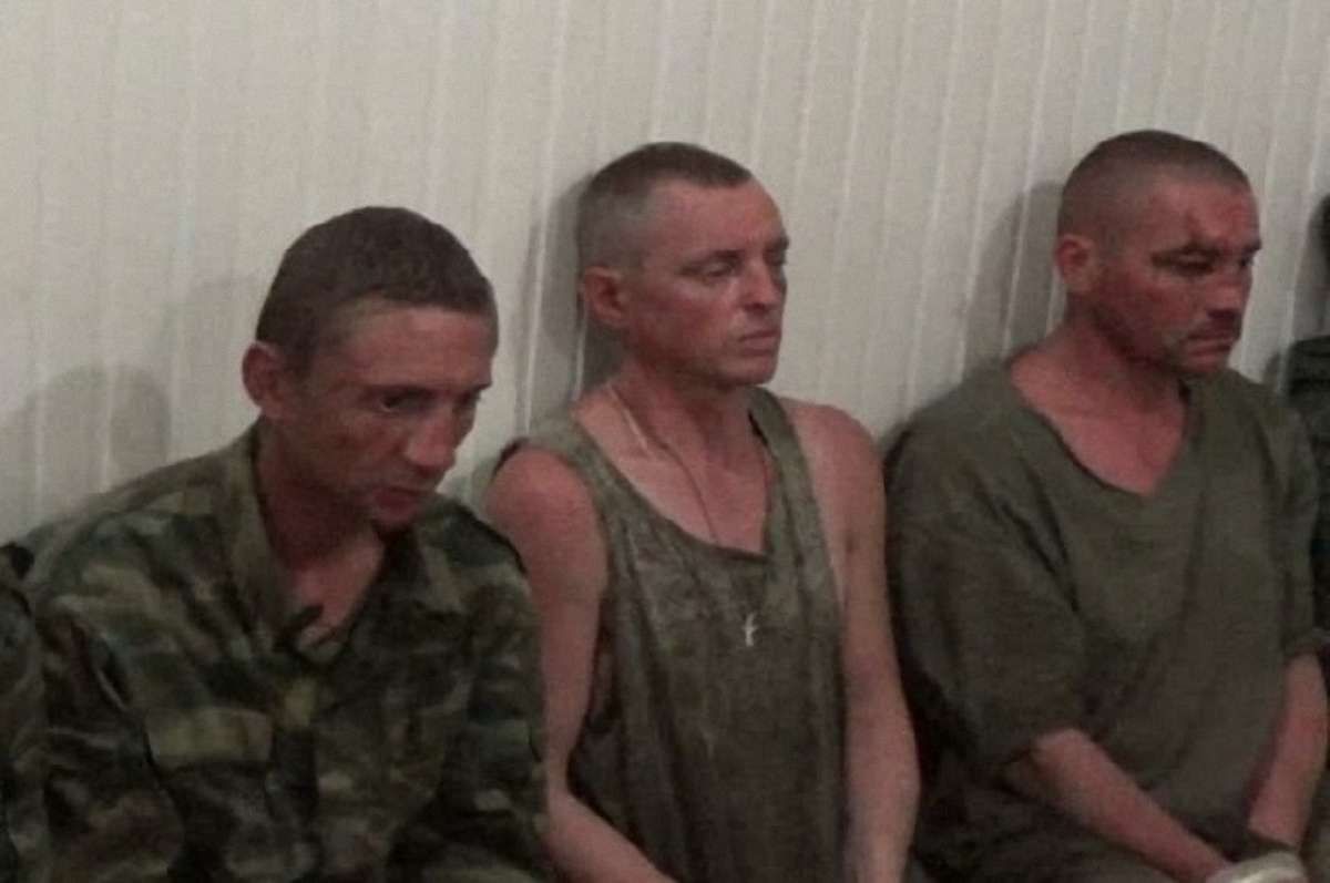 СБУ показала відео допиту восьми бойовиків, захоплених у полон під Маріуполем