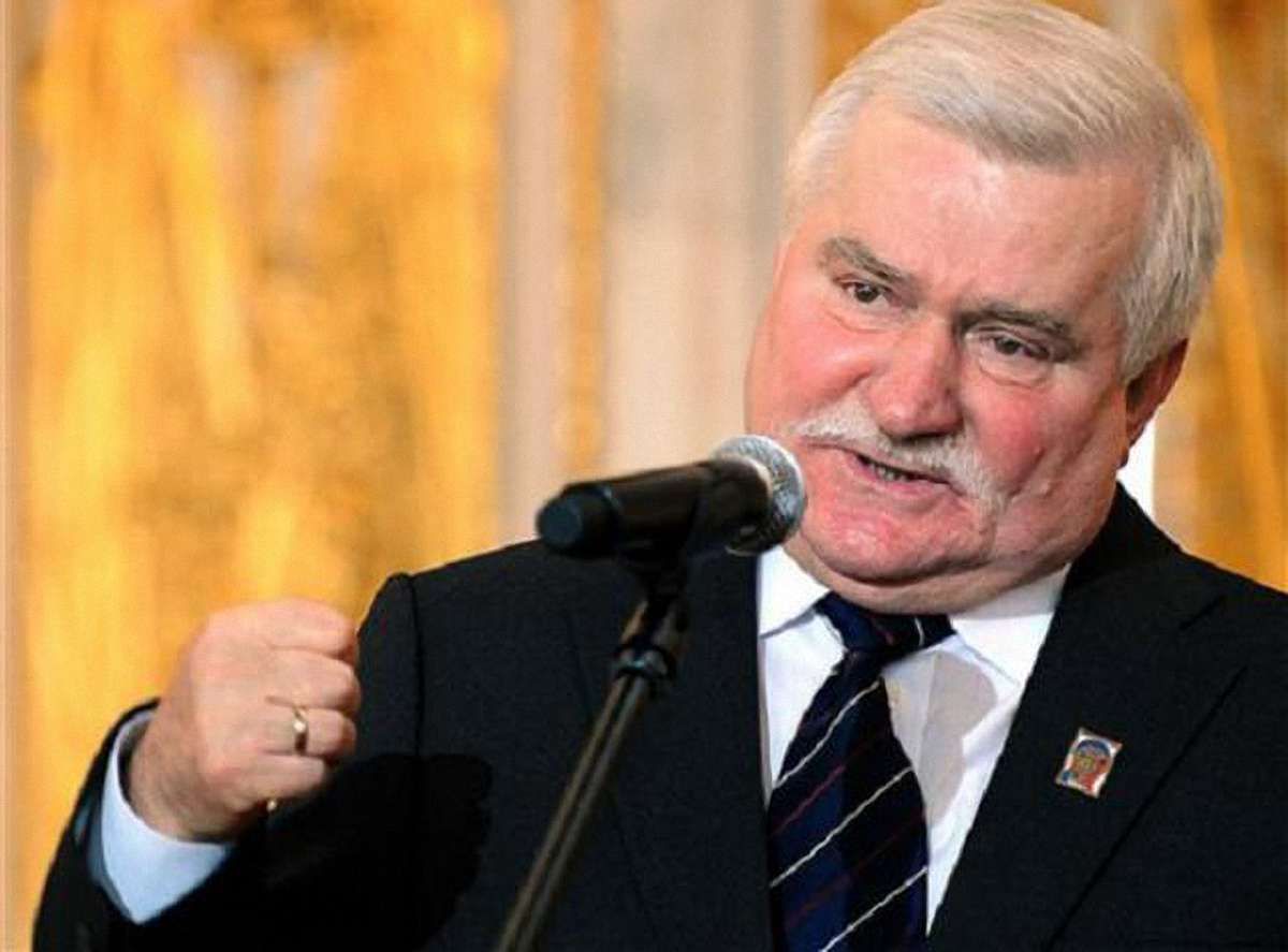 Колишній президент Польщі закликав НАТО показати Росії свою силу