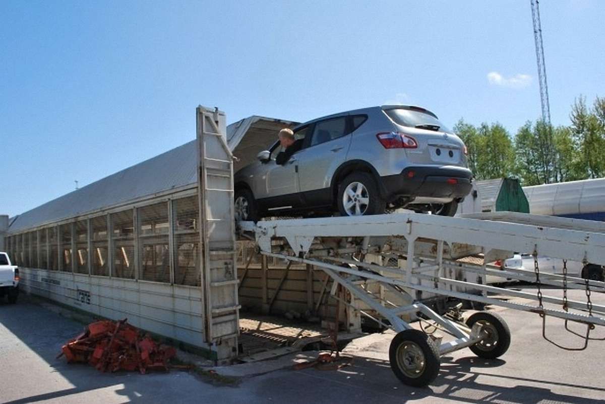 Потягом з Харкова до Львова можна привезти свій автомобіль