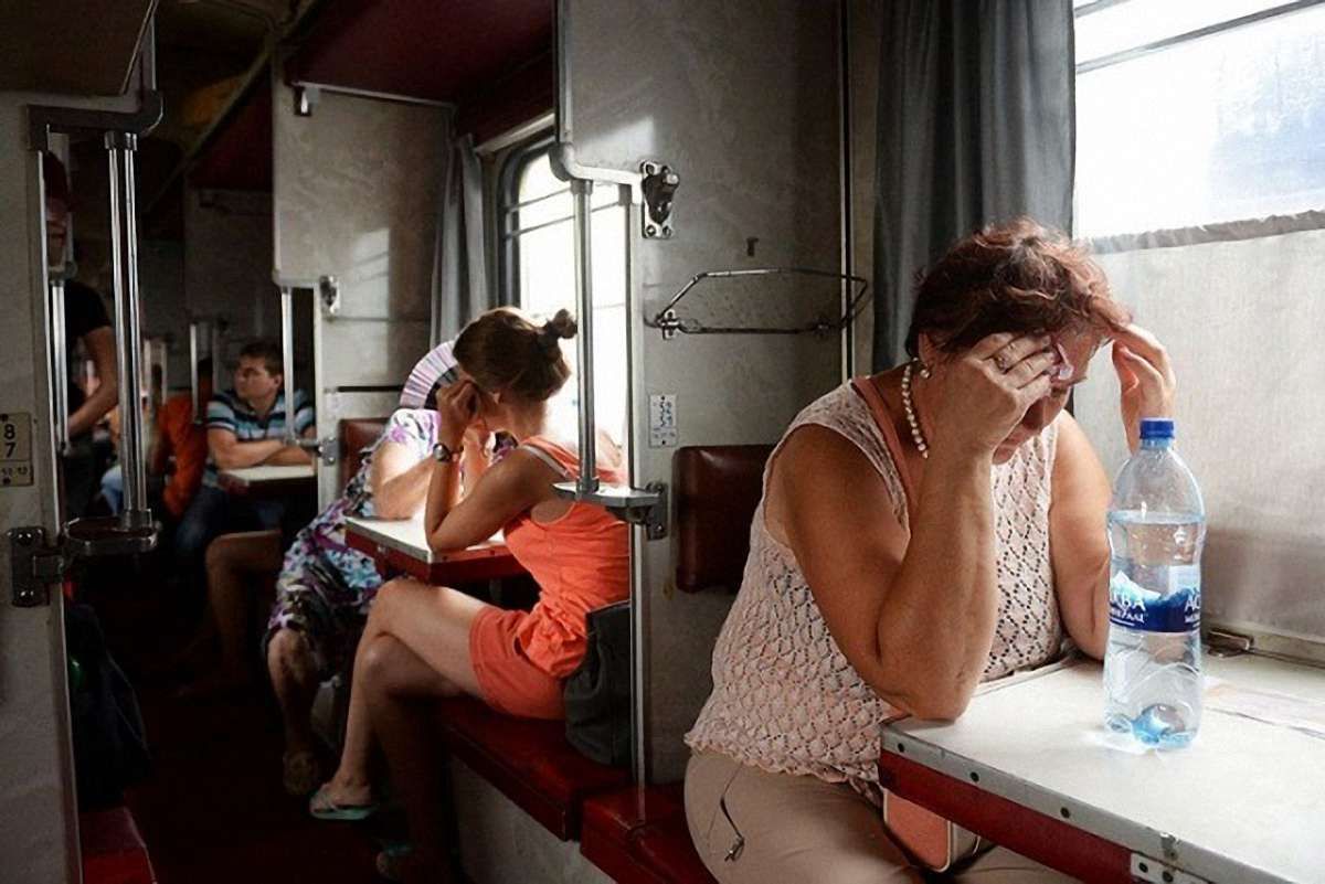 Міністр вимагає від «Укрзалізниці» не використовувати вагони без кондиціонерів