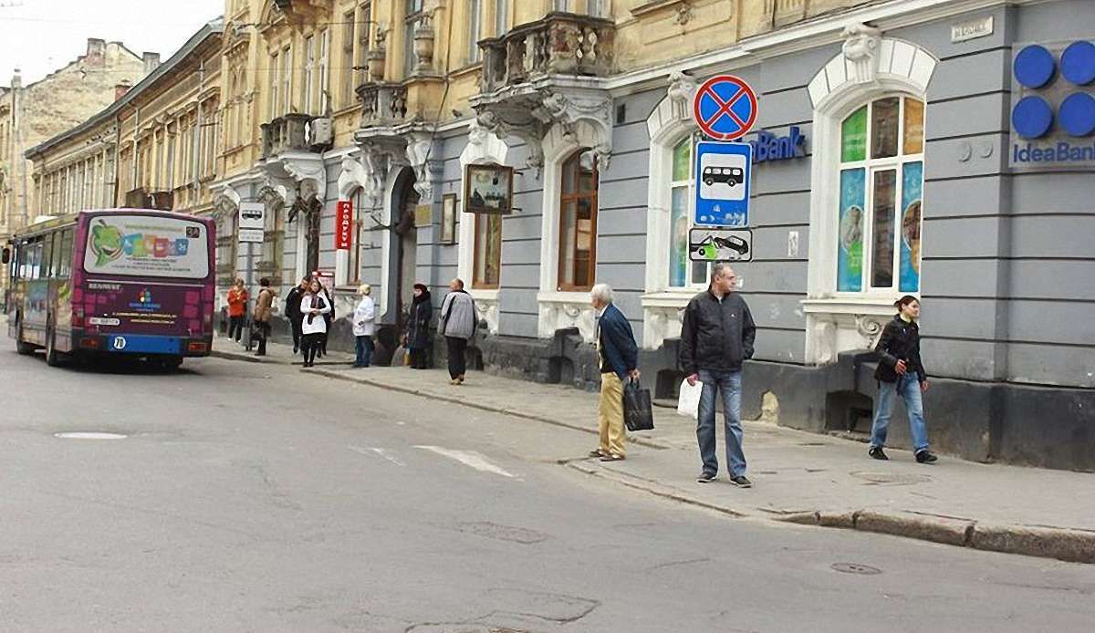 На вул. Шота Руставелі у Львові облаштують виділену смугу для автобусів