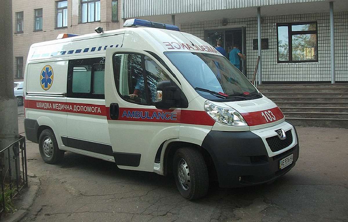 На Луганщині голові окружної виборчої комісії вибили око