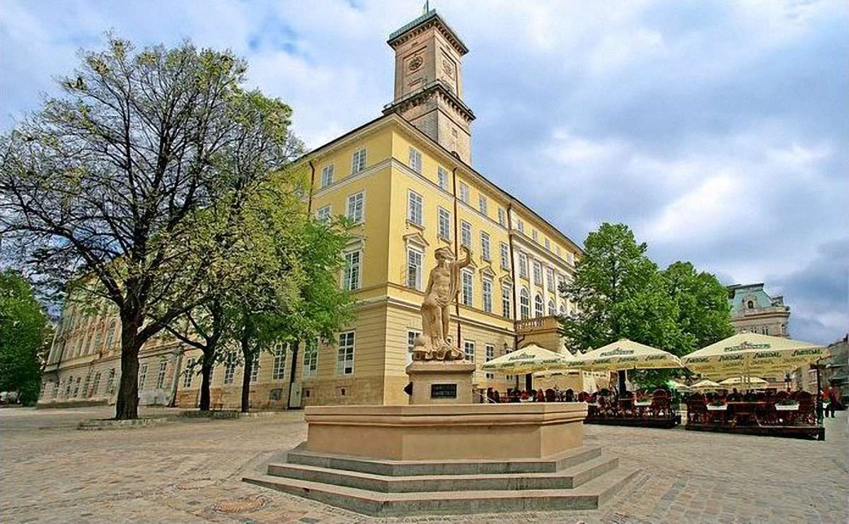 Частка задоволених роботою мера львів’ян знизилась до 41%