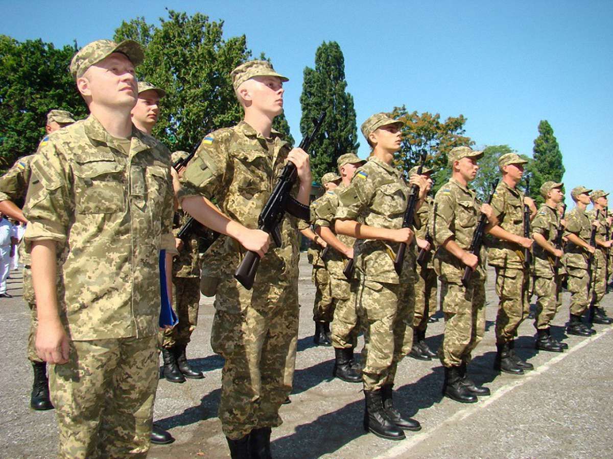 Президент затвердив новий однострій та погони для українських військових