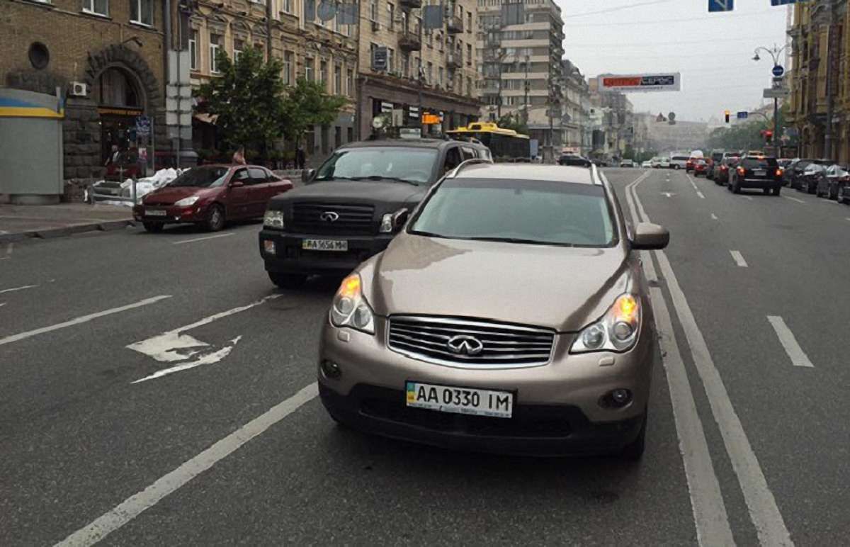 В Києві у заступника міністра вкрали автомобіль Infiniti EX35