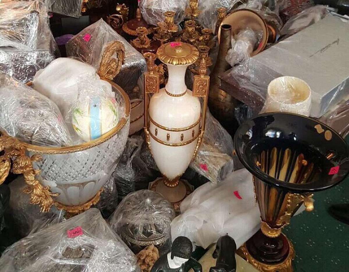 Генпрокурор показав коштовності, виявлені під час обшуку в помешканні Андрія Клюєва