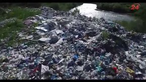 Україна сплачує величезні штрафи за сміття, яке потрапляє в Європу (аерозйомка)