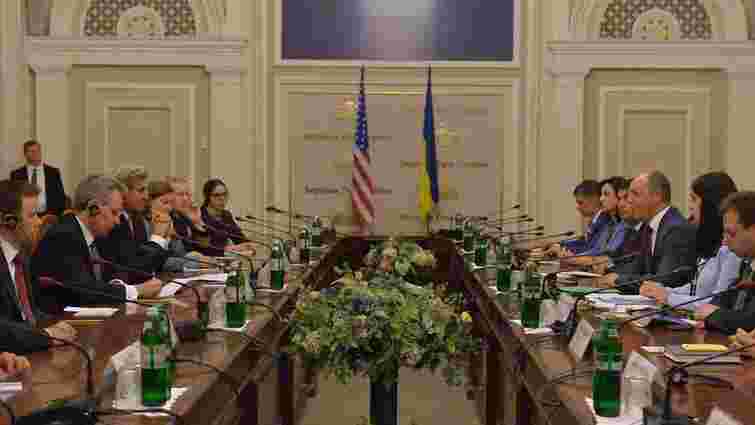 П’ять країн світу працюють над наданням Україні летальної зброї