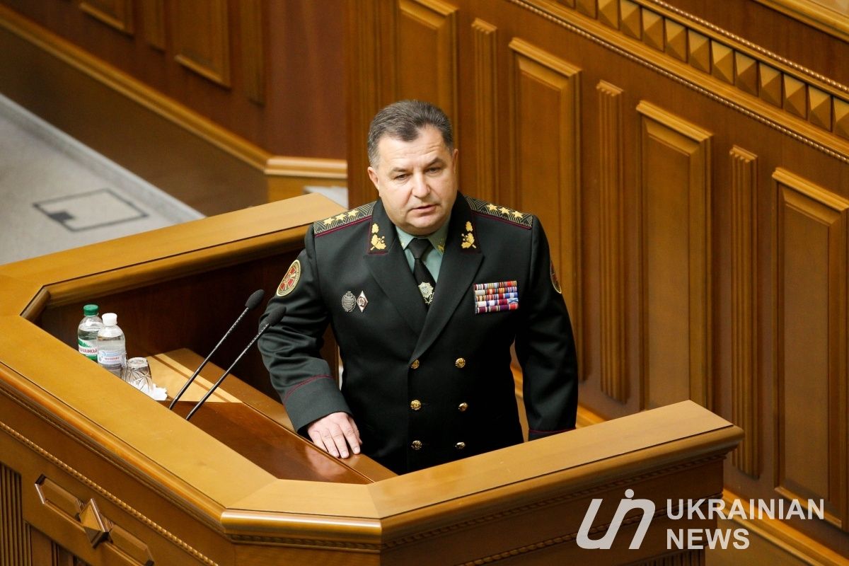 Цивільні  надбавки міністра оборони у 4 рази перевищують його оклад