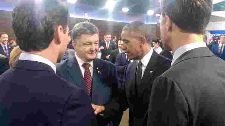 На саміті НАТО Порошенко посміявся з Mеркель, поговорив з Обамою і домовився з Кемероном 