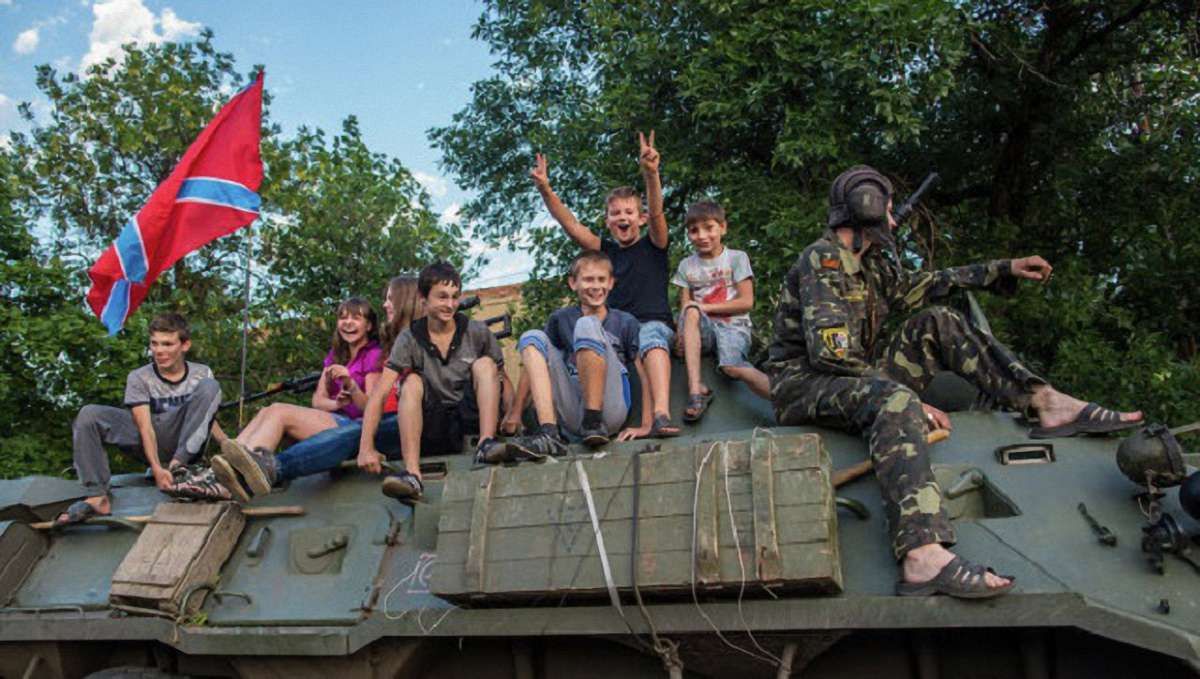З окупованого Донбасу дітей забирають на «патріотичне виховання» до Росії, – розвідка