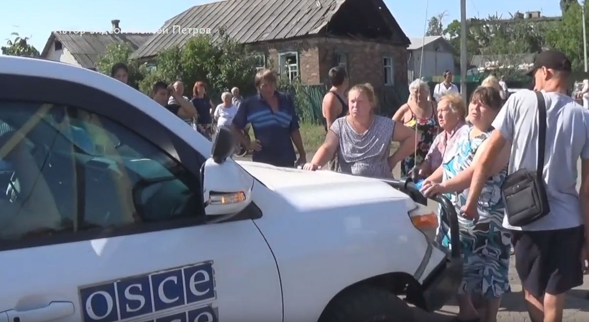 Мешканці окупованої Горлівки ледь не побили представників ОБСЄ  (відео)