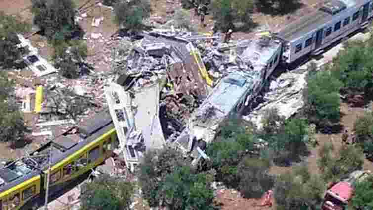 В Італії внаслідок лобового зіткнення двох потягів загинуло 10 людей