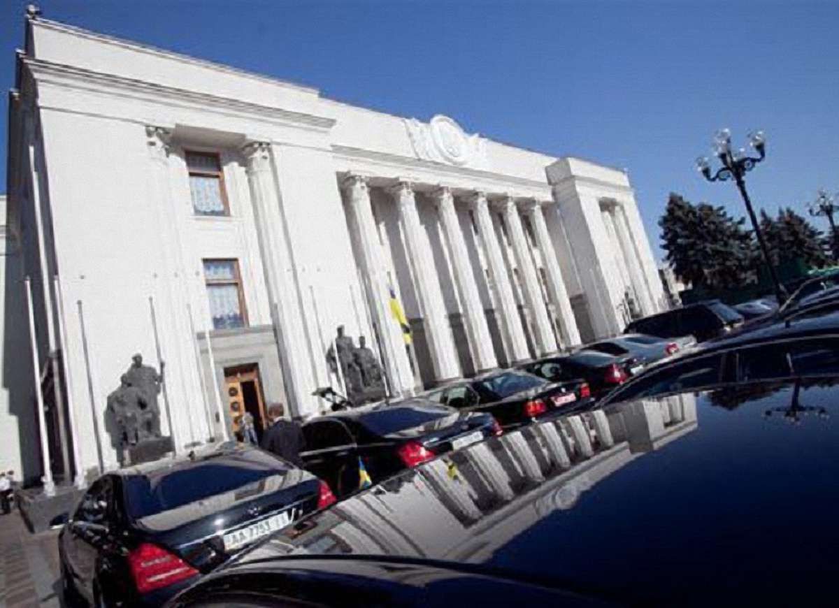 Депутати Верховної Ради задекларували 951 транспортний засіб