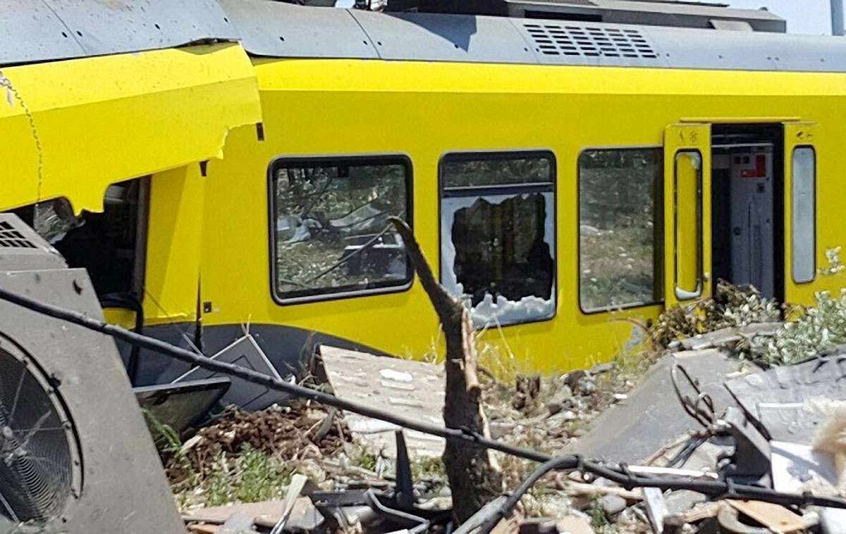 Українці не постраждали в результаті зіткнення поїздів в Італії, – МЗС