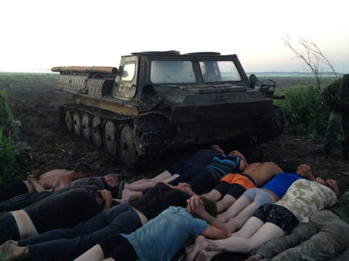На Рівненщині у добувачів бурштину вилучили бронетехніку