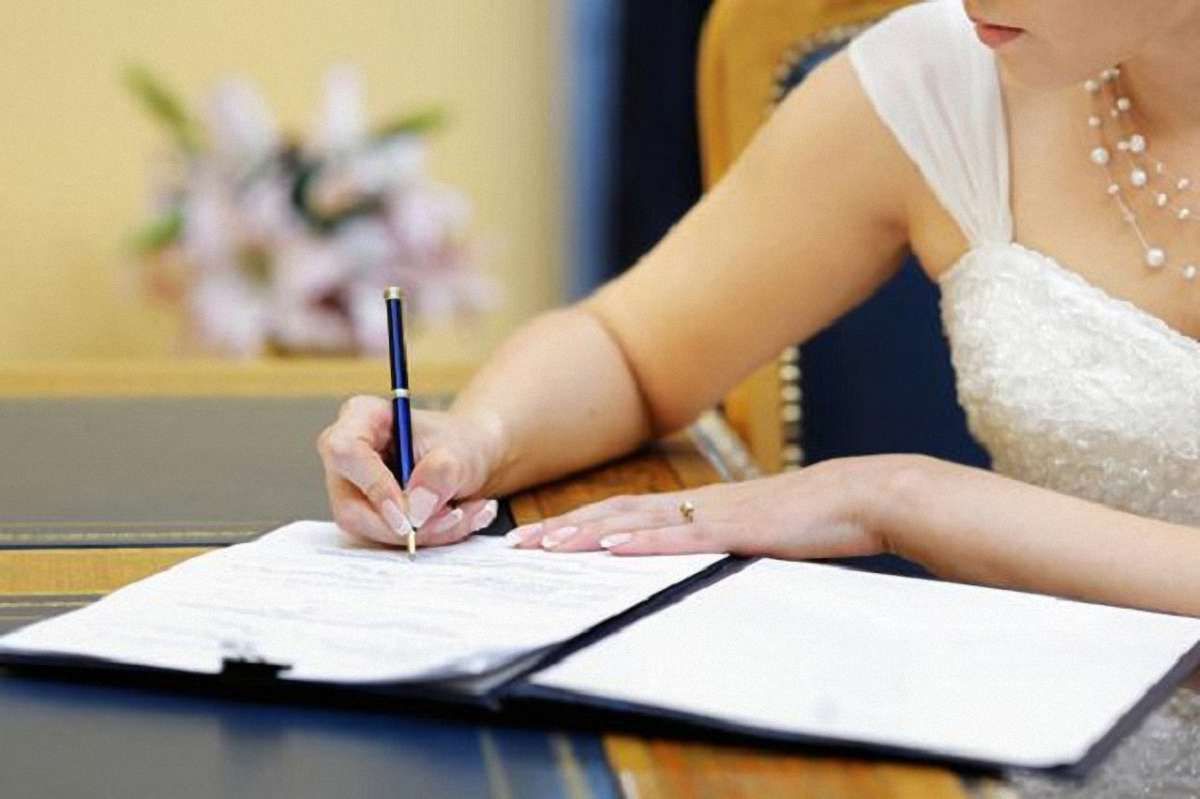 У Львові та ще п’яти містах України запровадили експрес-реєстрацію шлюбів