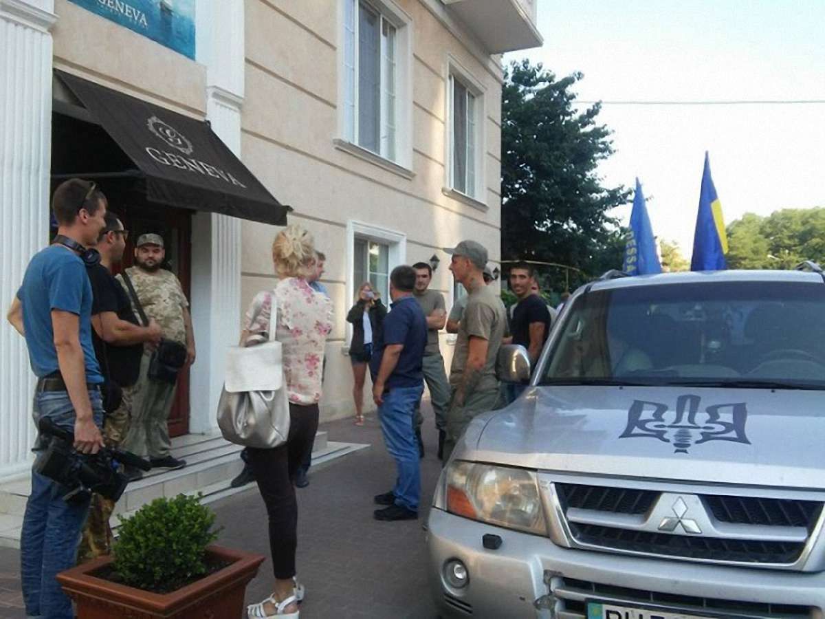 Активісти одеського «Автомайдану» зірвали зустріч «Опоблоку» і польських політиків