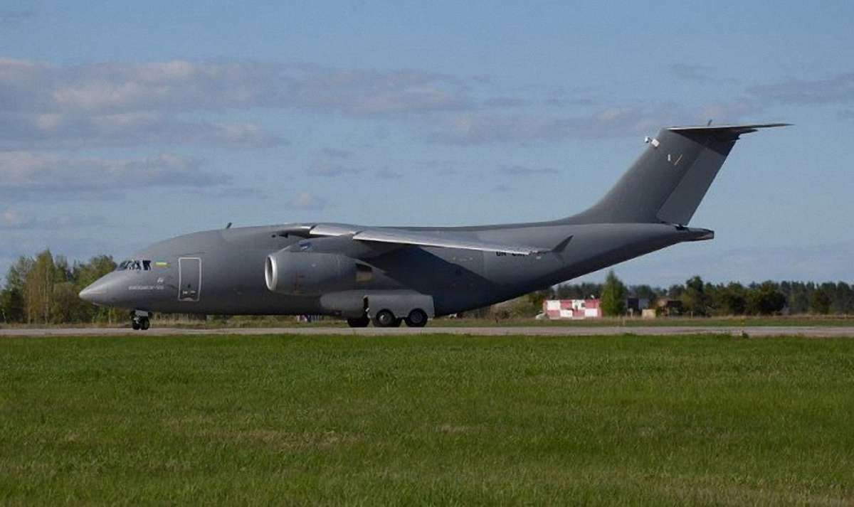 Український транспортний літак Ан-178 показали на авіасалоні Farnborough 2016