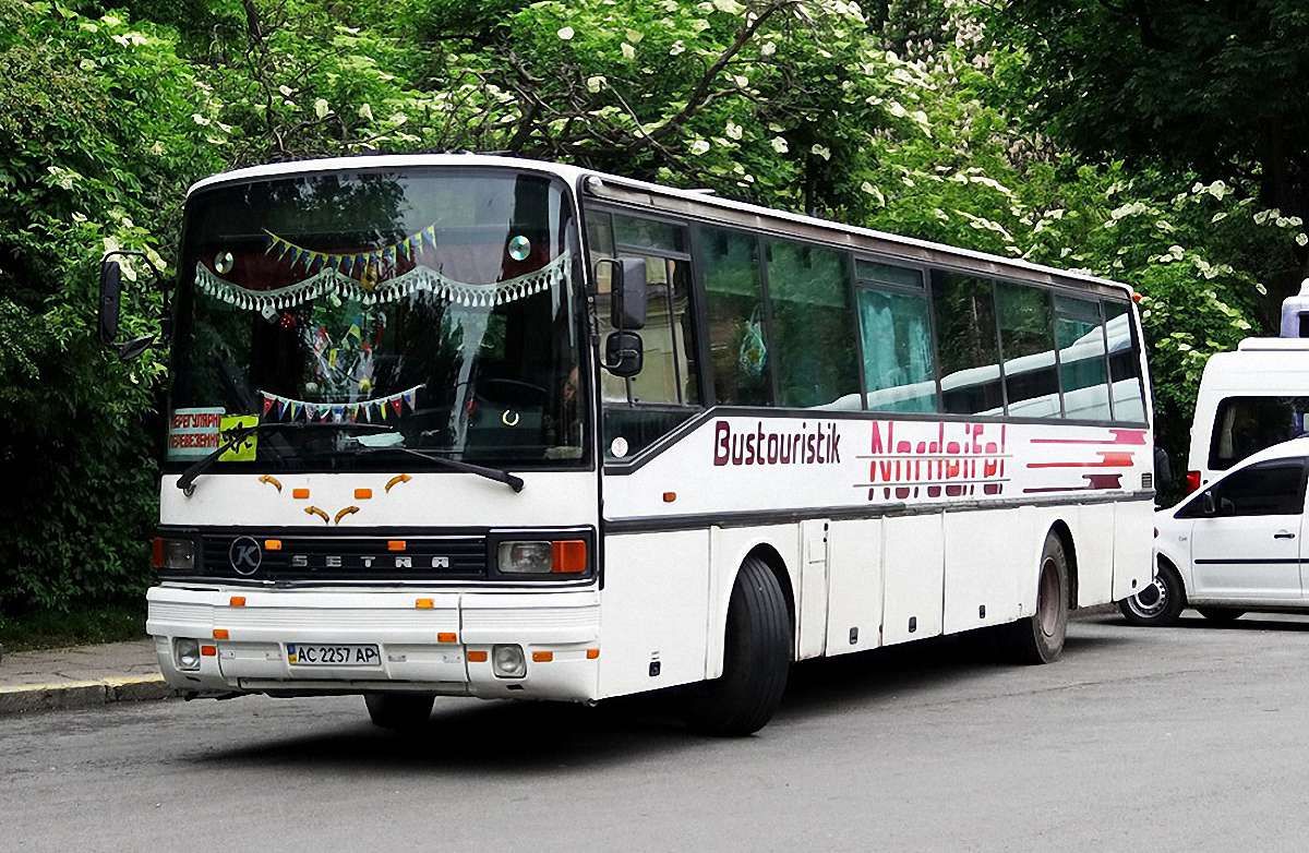У Львові вдвічі збільшили вартість паркування для туристичних автобусів