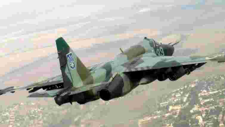Пілота з палаючого бомбардувальника Су-25 госпіталізували, літак згорів вщент
