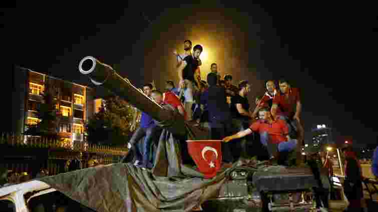При спробі військового перевороту в Туреччині загинули 60 осіб, – прокуратура