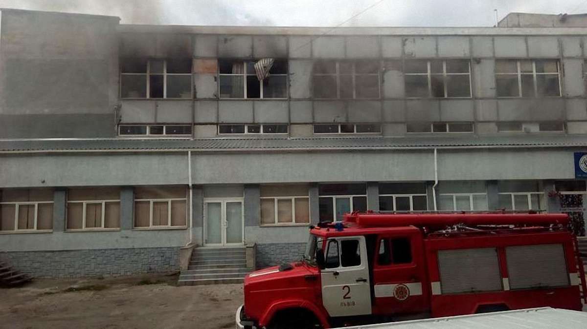 У Львові горіла пекарня на вул. Ясній