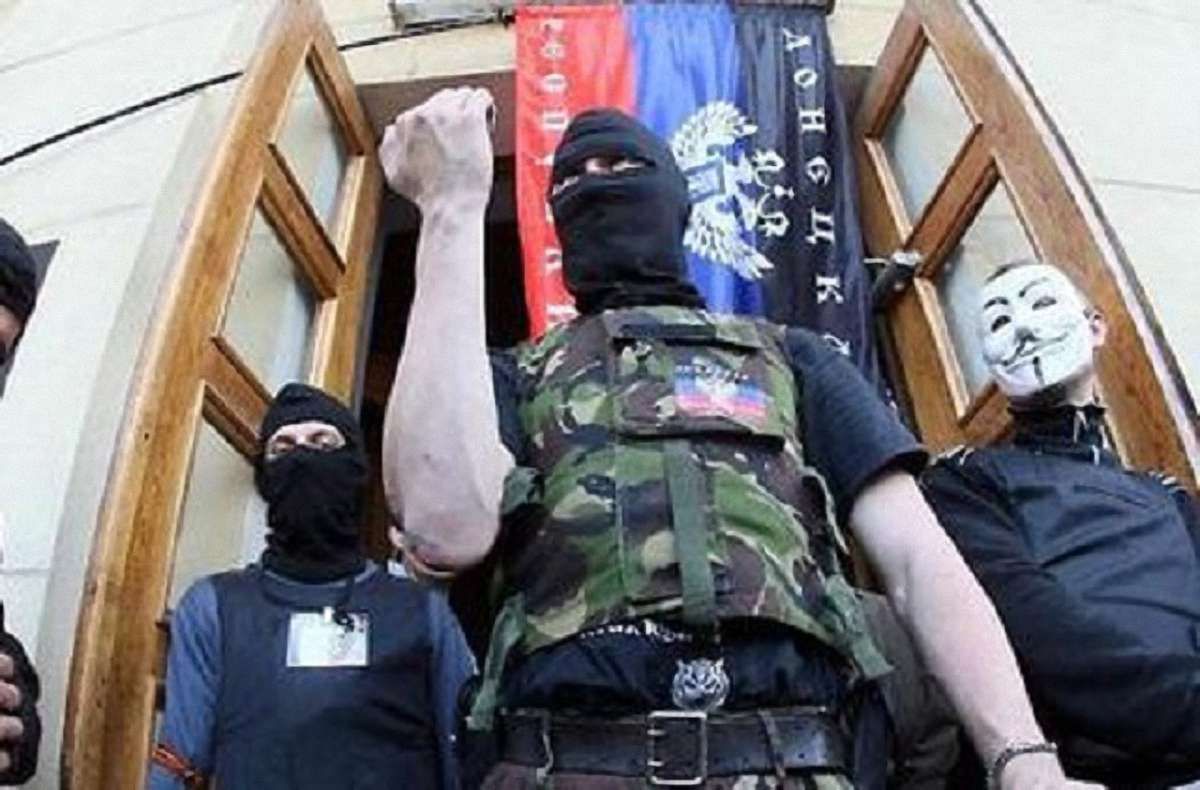 Під час розгону мітингу на Донеччині бойовики підстрелили трьох людей