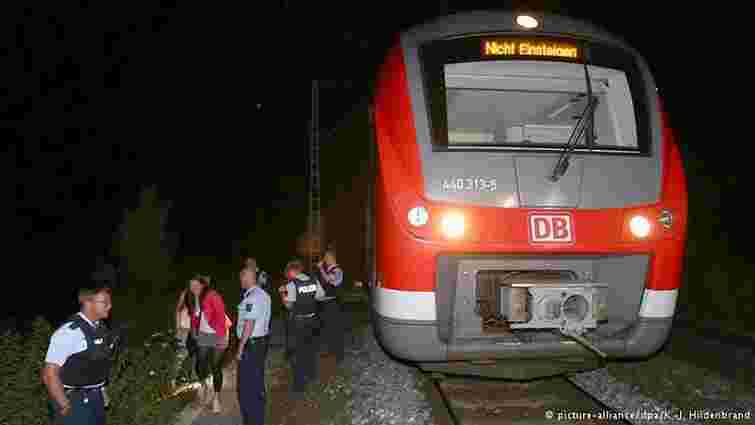 Афганський підліток з сокирою напав на пасажирів поїзда у Німеччині