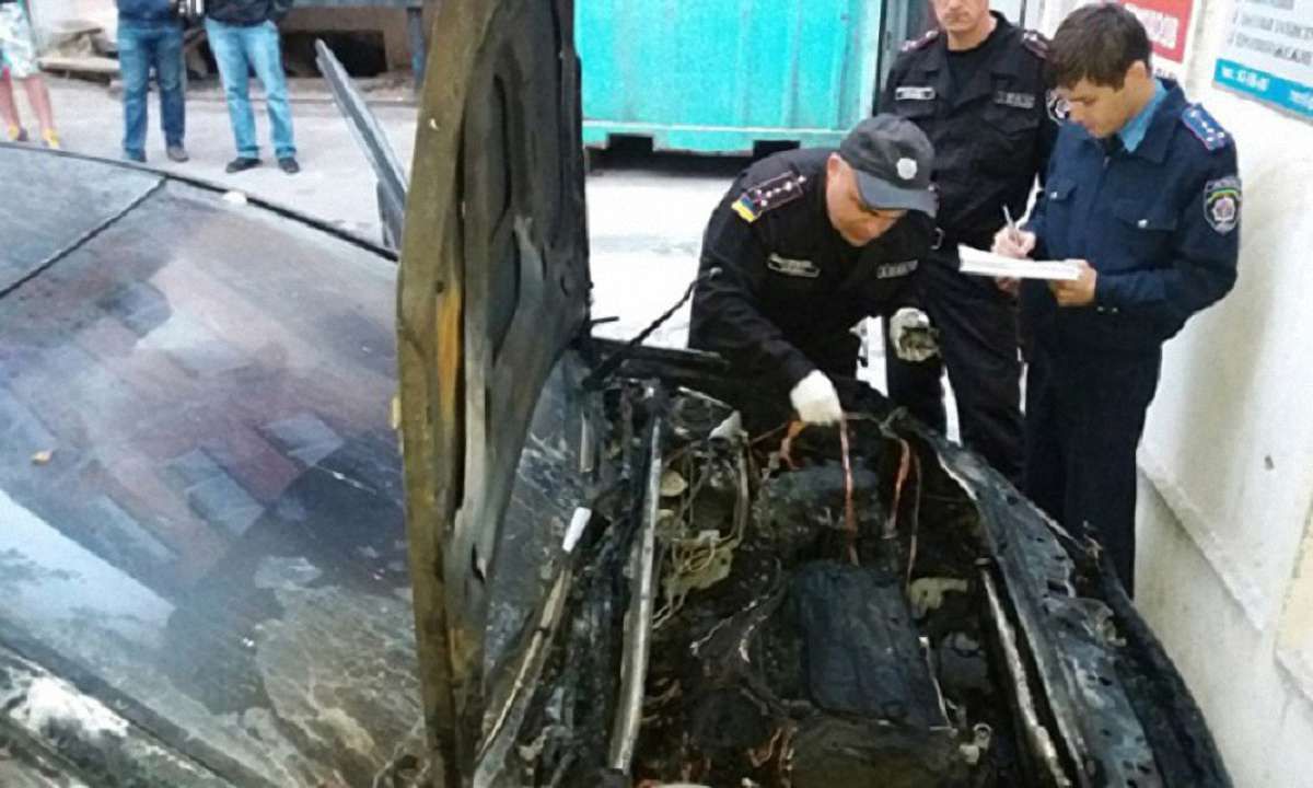У Рівному журналісту підпалили автомобіль